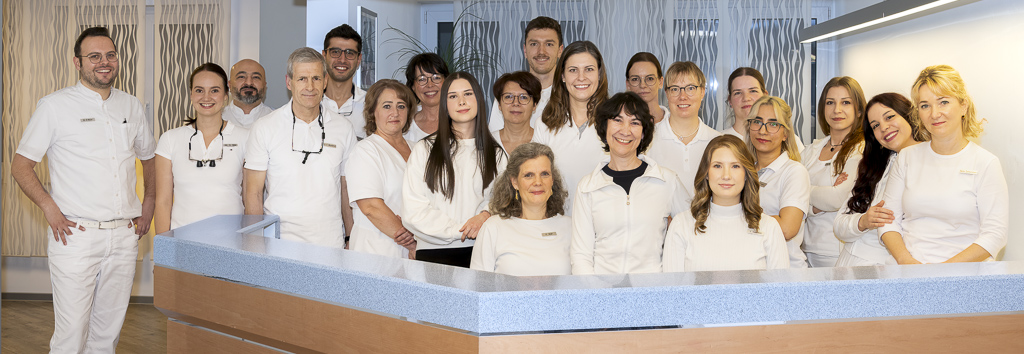 2025_01_17_Gruppenfoto_Gemeinschaftspraxis_Bayor_Wunderlich_sch